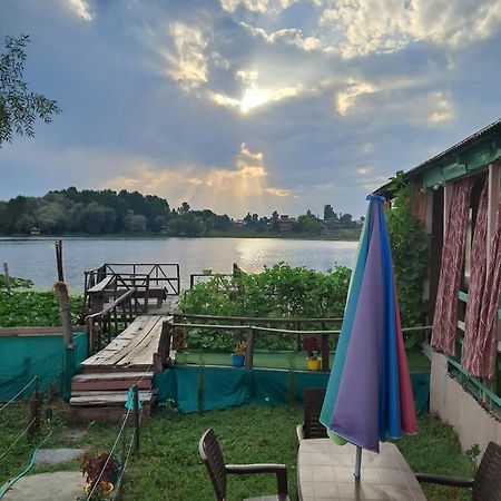 Lakeside Homestay Srinagar Εξωτερικό φωτογραφία
