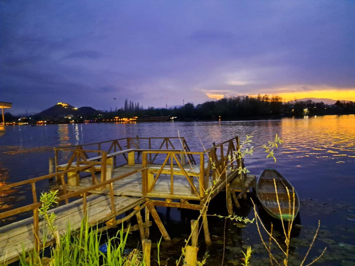 Lakeside Homestay Srinagar Εξωτερικό φωτογραφία