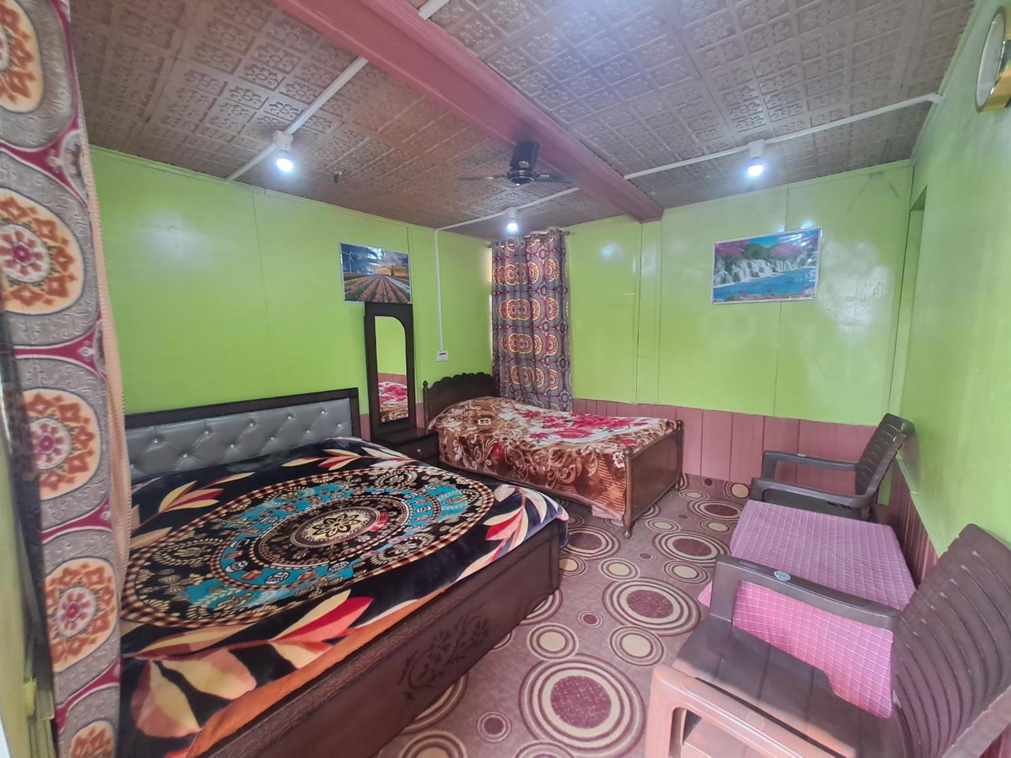 Lakeside Homestay Srinagar Εξωτερικό φωτογραφία