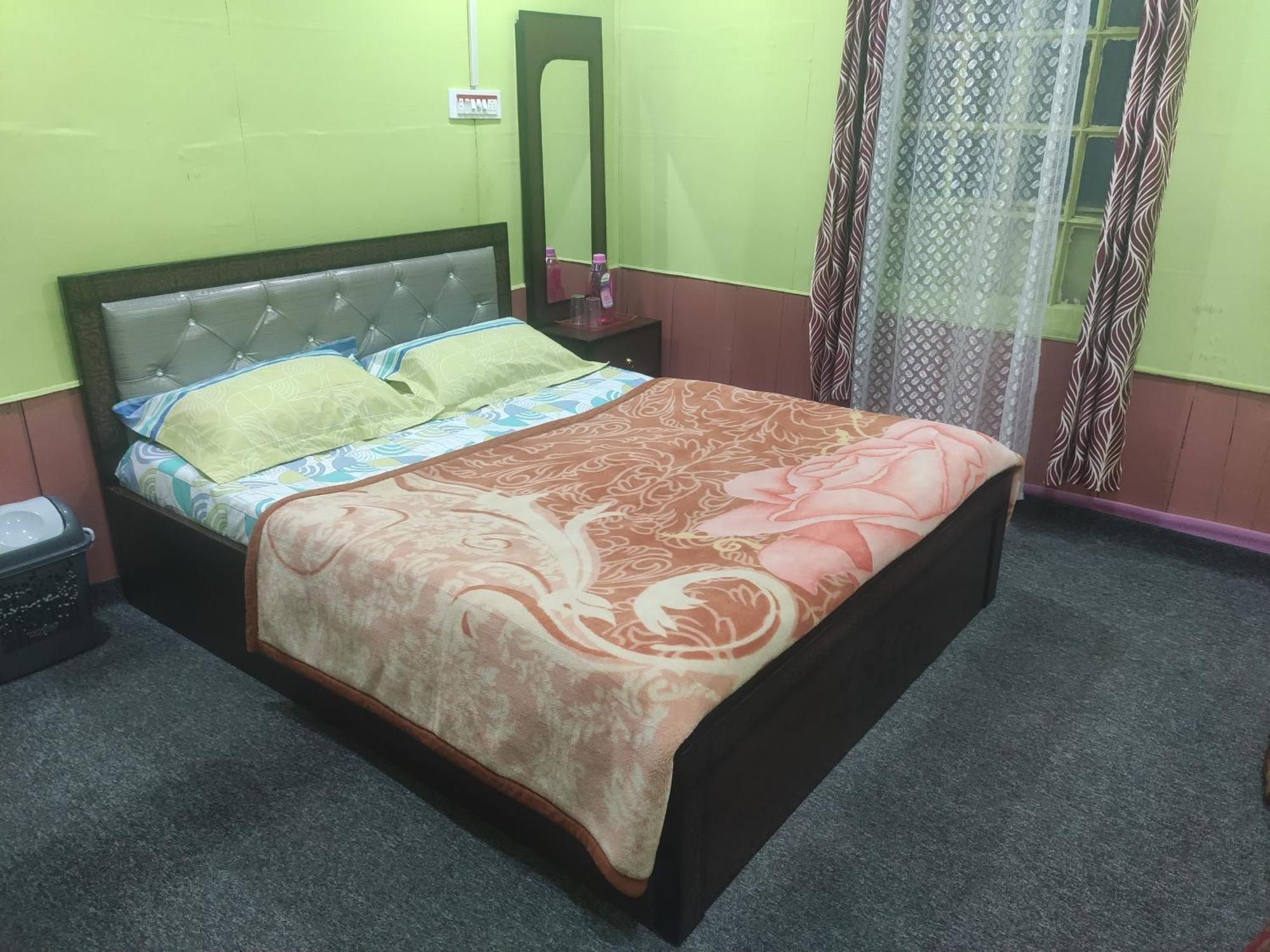 Lakeside Homestay Srinagar Δωμάτιο φωτογραφία